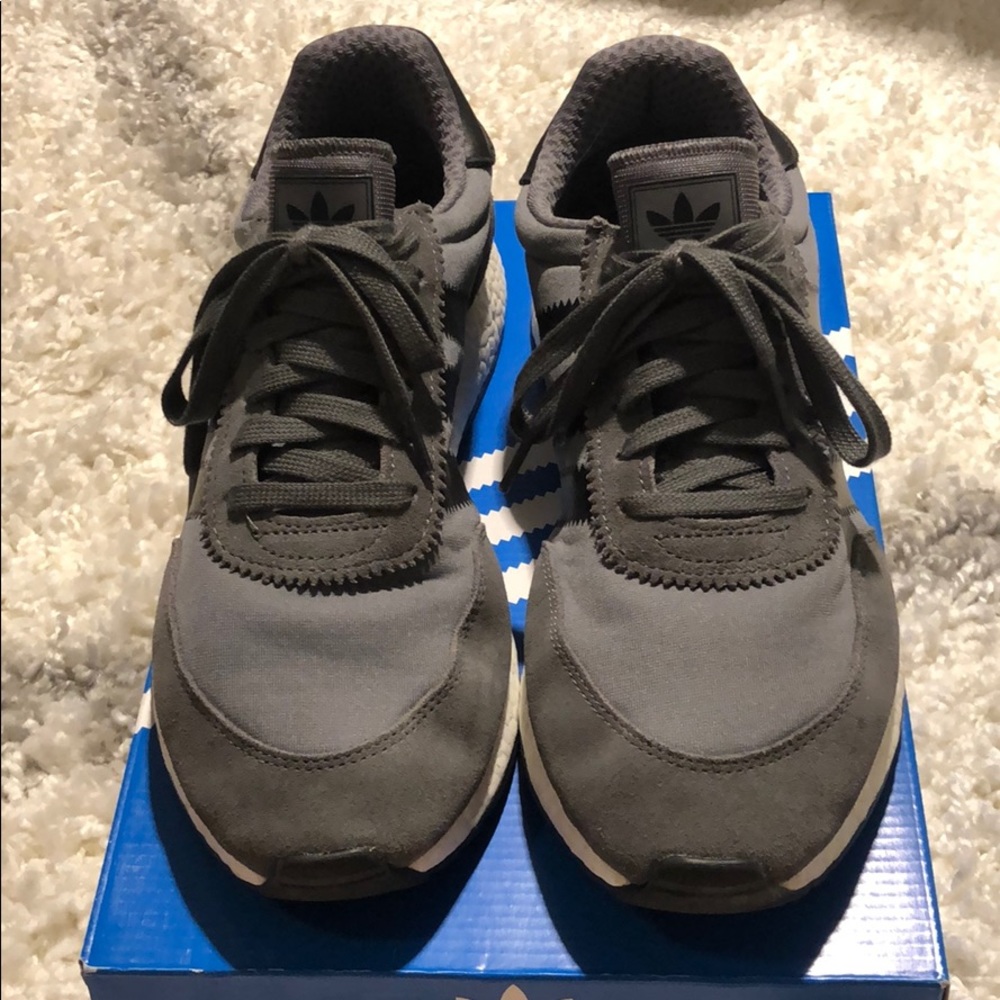 Adidas - Iniki Runner